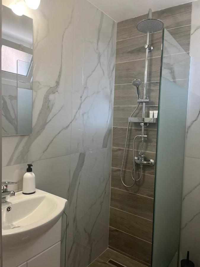 Gardenia Rooms 伊拉克利翁 外观 照片